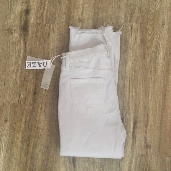DAZE Denim NWT Distressed white jeans size 28 - Picture 5 of 13